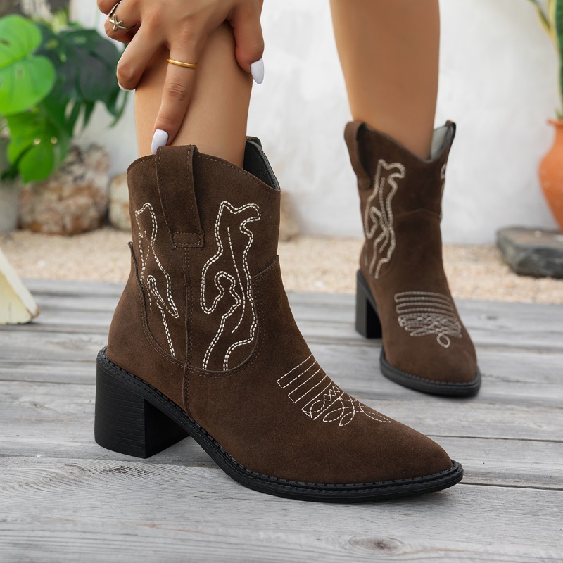 Women'S Fashion Trends Autumn 2025 - 2025 New Fashion Embroidery Design Women's